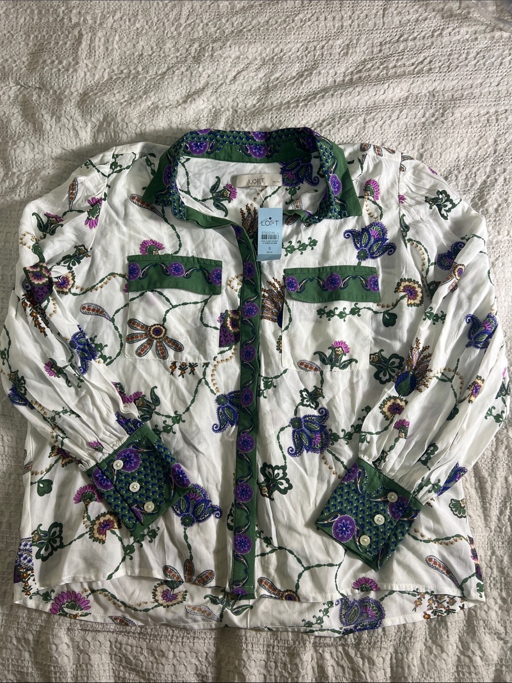 LOFT White Floral Button-Front Blouse with Green Trim & Purple Accents size SP